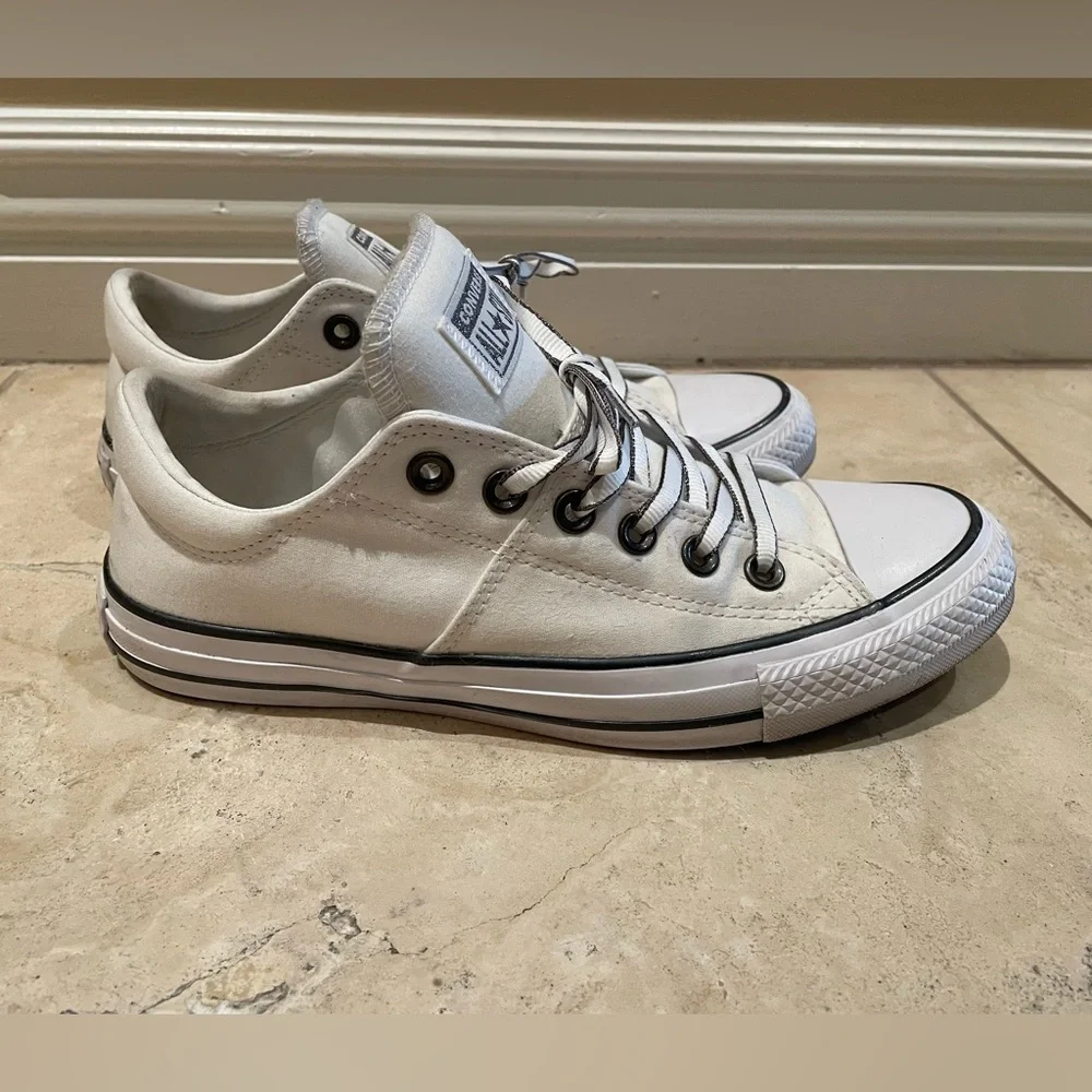 Converse White Low-Top Sneakers - Picture 2 of 4